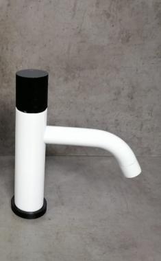 Смеситель для умывальника Stick White-Black	